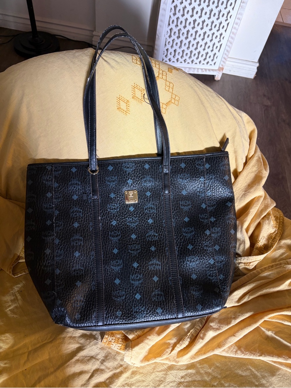 MCM Large Visetos tote bag in black gold-tone hardware